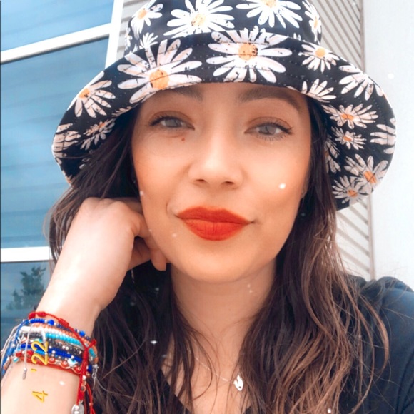 Meet your Posher, Dulce - Picture 2 of 2